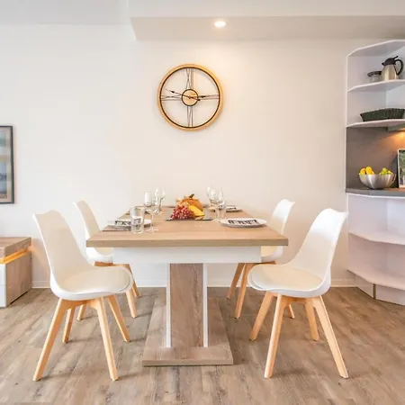 Baltic Village-damp * Damp