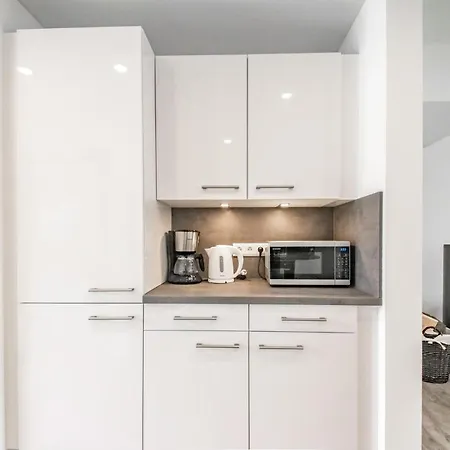 Baltic Village-damp *